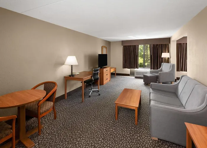 Wingate By Wyndham Little Rock